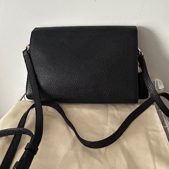 Have you met MetroCity??? This Black Crossbody Bag. Pebble Leather from Italy? - Picture 5 of 9